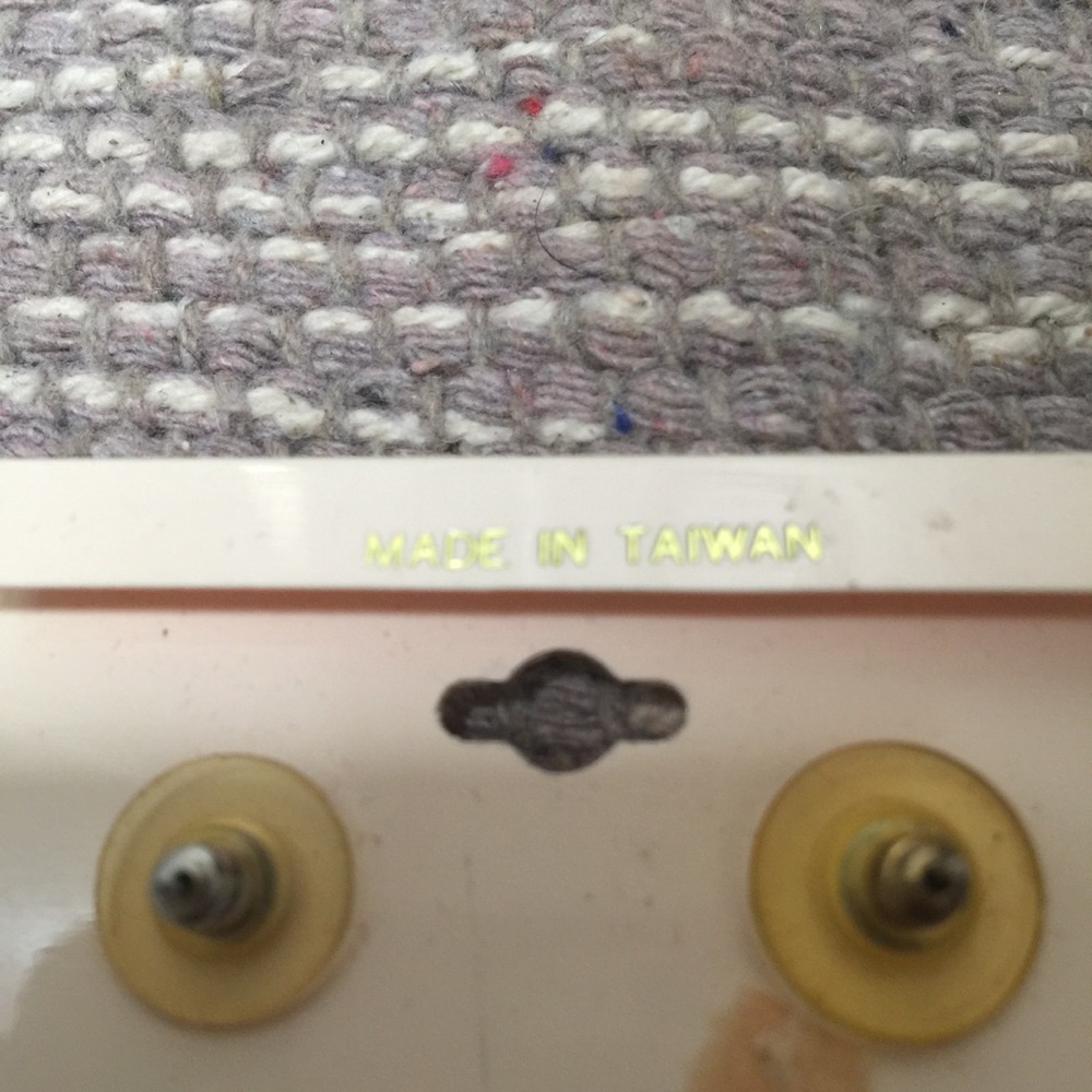 Joann She gold tone earrings - Picture 4 of 4